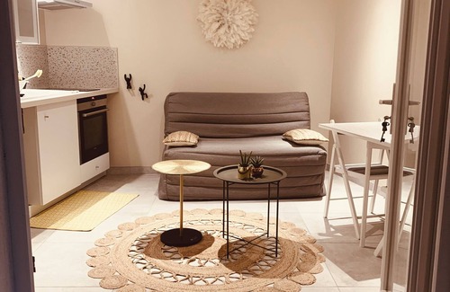 Allauch Apartment | Studio in a the Heart of Provence