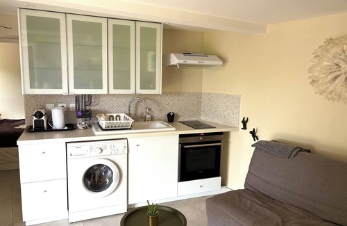 Allauch Apartment | Studio in a the Heart of Provence