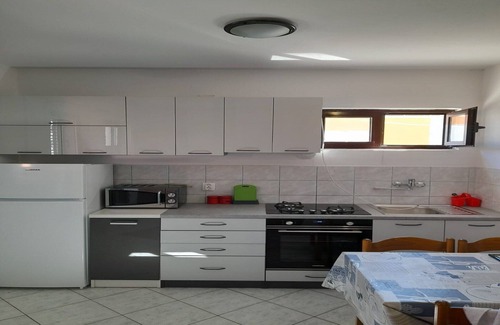 Dinjiska Apartment | Studio in Dinjiška on the Beachfront