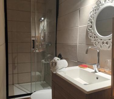 Cotignac Apartment | Studio le coquelicot by les toits de cocagne