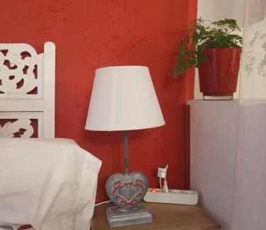 Cotignac Apartment | Studio le coquelicot by les toits de cocagne