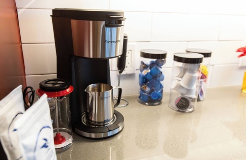 Lacy Apartment | Studio loft with garage door with AC located in the heart of DTSA