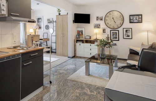 Breisach Apartment | Studio 'Moonraker' with Shared Terrace and Wi-Fi