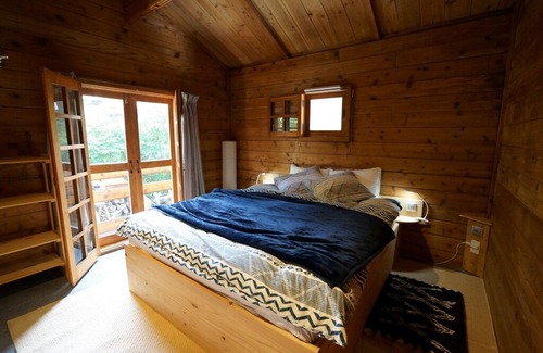 Madarao Mountain Resort House | studio / Myoko Niigata