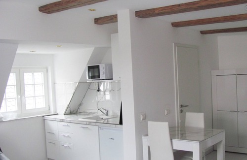 Memmingen Apartment | Studio No. 10 - Apartment Storchenfarbe