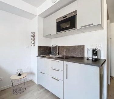 Oullins Apartment | Studio paisible - métro Oullins centre