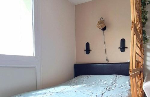 Vaulx En Velin Village Apartment | Studio privé