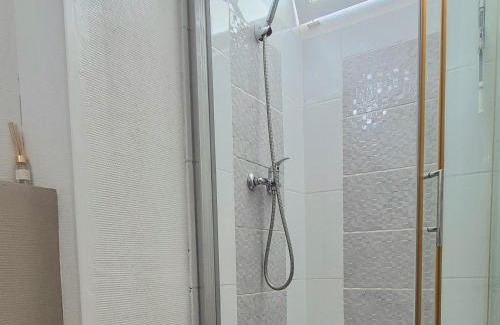 Vaulx En Velin Village Apartment | Studio privé