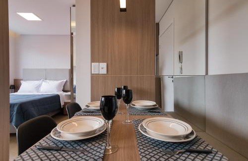 Reboucas Apartment | Studio prox shopping Curitiba Wifi, TV a Cabo e ar by UROOMS