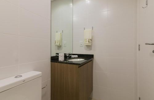 Reboucas Apartment | Studio prox shopping Curitiba Wifi, TV a Cabo e ar by UROOMS