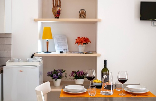 Leverano Apartment | Studio 'Residenza Isabella 3' close to City Centre with Garden & Air Conditioning