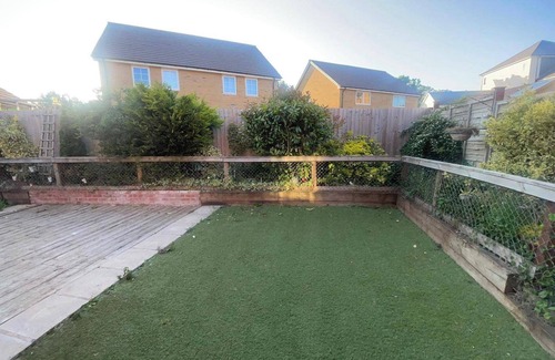 Patchway Apartment | Studio-Sleeps 2 free parking-garden-near shops