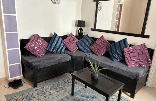 Eastern Khezama Apartment | Studio Sleeps 2 with Balcony & Free Parking
