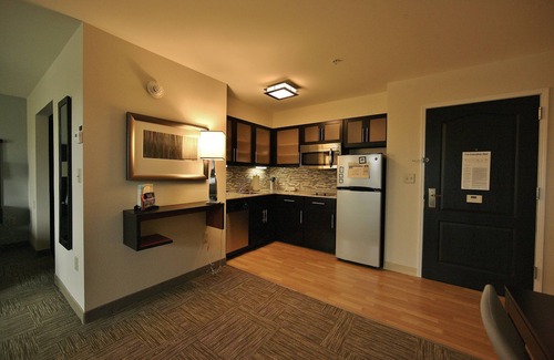 Liverpool Apartment | Studio Suite Near Syracuse University | Free Breakfast + Business Center