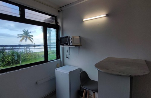 Tartane Apartment | Studio vue sur mer à 5 min à Pied des Commerces, Plage, Places