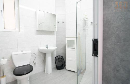 Tarxien Apartment | Studio with Full Kitchen & 3 Beds in Tarxien