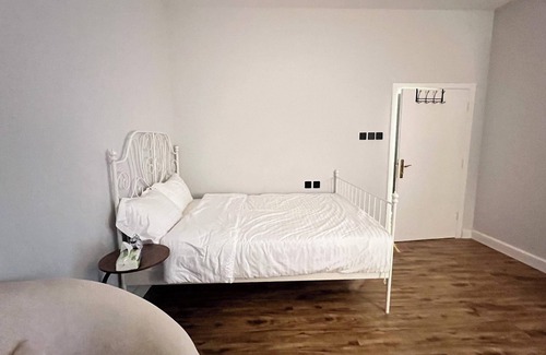 Al Aqiq Apartment | Studio with Master Bed & Self Entry