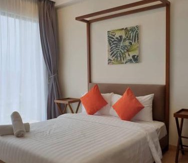 Balok Apartment | Studio with Privacy Balcony and NETFLIX at TimurBay Sea Front Residence