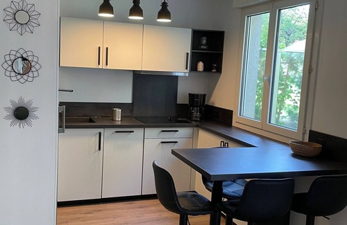 Villette Gare Apartment | Studio with private outdoor living in Part Dieu