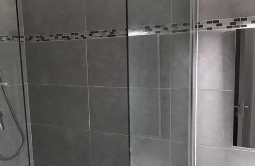 Liberation Apartment | Studio with Private Parking - 15 min from the train station