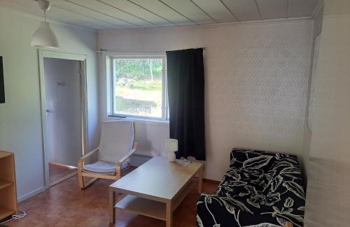 Gallivare Apartment | Stuga, lantligt lugnt läge med gott om parkering