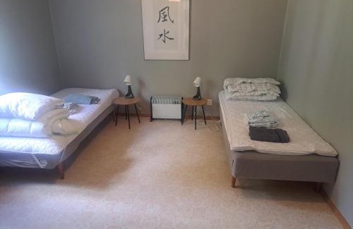 Gallivare Apartment | Stuga, lantligt lugnt läge med gott om parkering