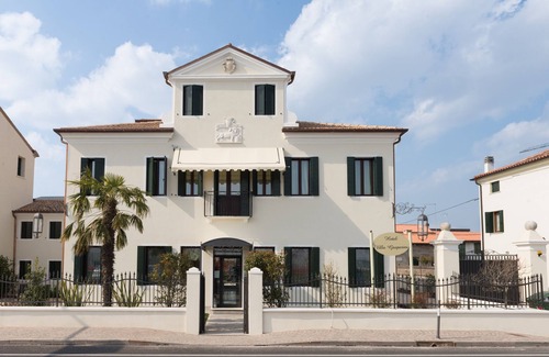 Dolo Villa | Stunning 15-Bed Villa in Dolo, close to Venice, IT