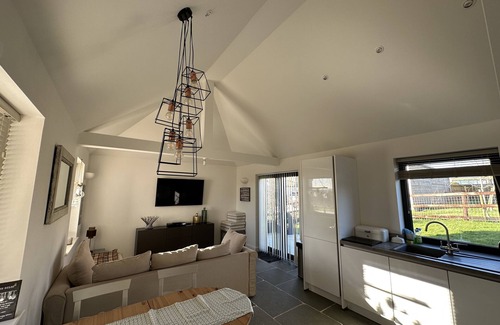 West Knoyle Cottage | Stunning 2 Bed High Spec Country Cottage - v quiet