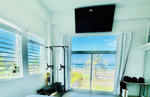 Arecibo Pueblo House | Stunning 4 Bedroom Atlantic Ocean View Loft in Arecibo, ac,wifi, newly remodeled