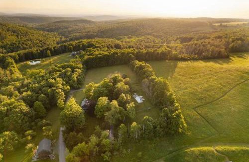 East Chatham Villa | Stunning All-Season Renovated Barn Escape!