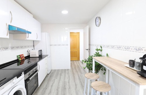 Port de Sagunt Apartment | Stunning Apartment for 6 in Vibrant Puerto de Sagunto! Close to Beach and Valencia!