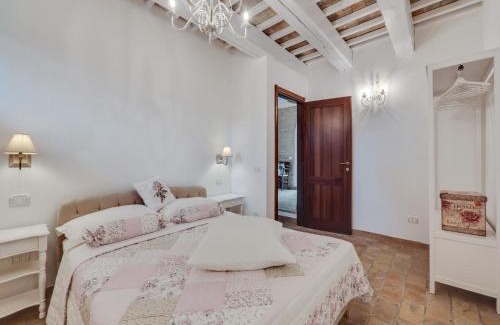 Mombaroccio Apartment | Stunning Apartment in Mombaroccio near Metauro River