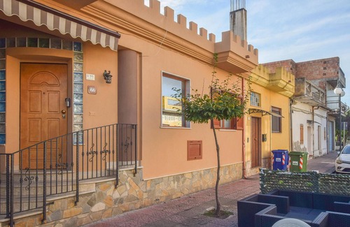 Limbadi Apartment | Stunning apartment in Limbadi with WiFi