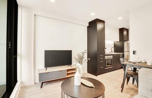 Auckland Central Business District Apartment | Stunning Architecturally Designed Studio in CBD - Pool Gym Sauna