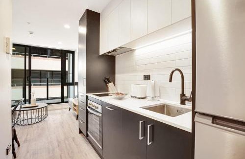 Auckland Central Business District Apartment | Stunning Architecturally Designed Studio in CBD - Pool Gym Sauna