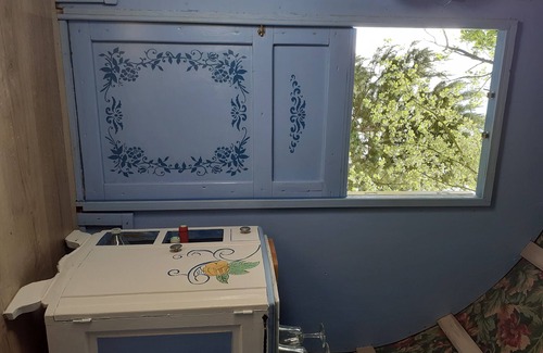 Belle-Isle-en-Terre Cabin | Stunning countryside bow top wagon