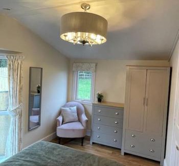 East Grinstead House | Stunning farm retreat