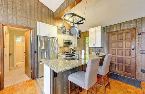 Franklin Cabin | Stunning Franklin Cabin w/Deck & Mountain Views