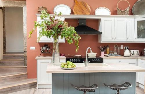 Knockaderry Cross Roads House | Stunning Granite Barn Conversion