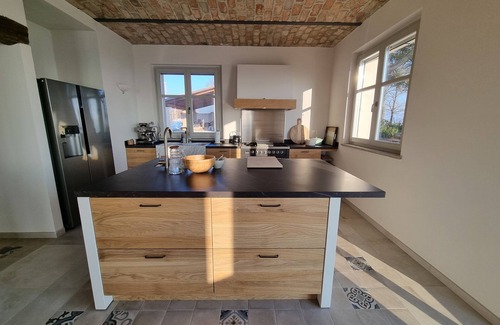 Nizza Monferrato Villa | Stunning hilltop Villa and infinity pool in Nizza Monferrato