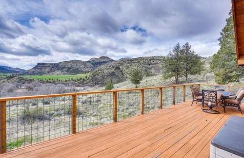 Kimberly House | Stunning Hilltop Home by John Day Fossil Beds