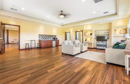 Escondido House | Stunning Hilltop Mansion Perfect for Weddings and Family Gatherings