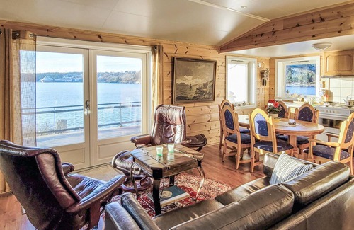 Fjell House | Stunning home in ågotnes with kitchen