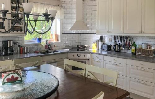 Alvdalen House | Stunning Home In Älvdalen With Sauna