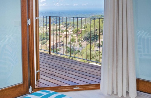 Galilea House | Stunning home in Galilea