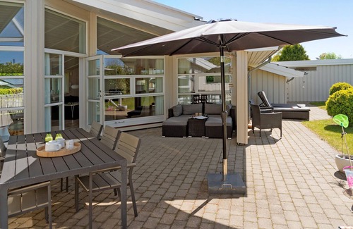 Flovt Strand House | Stunning home in Haderslev with sauna