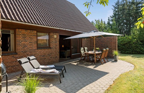 Hojslev House | Stunning home in Højslev with WiFi