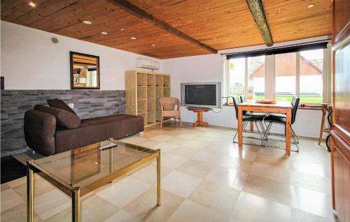 Loberod House | Stunning Home In Löberöd With Kitchen