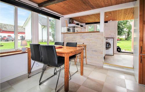 Loberod House | Stunning Home In Löberöd With Kitchen