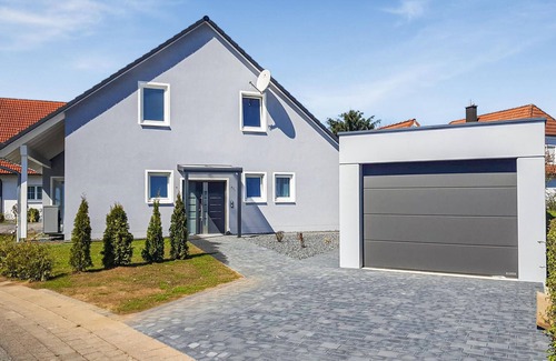 Memmelsdorf House | Stunning home in Lichteneiche with WiFi